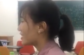 Nữ sinh viên ở TP.HCM hát 'Phải lòng con gái Bến Tre' hay như ca sĩ