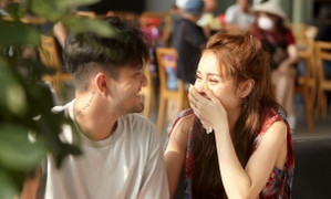 MLee khoe chuyện tình cảm hài hước cực đáng yêu với trai Tây