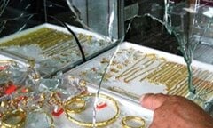 Truy tìm kẻ gian lấy trộm hơn 1 tỷ đồng tại tiệm vàng tại Khánh Hòa