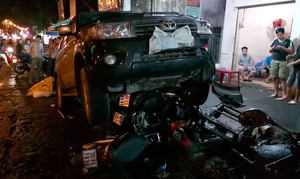Xe 'điên' tông hàng loạt xe máy khiến 1 người trọng thương ở Đồng Nai