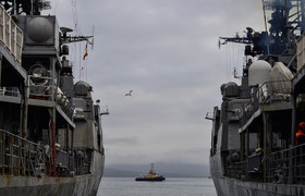 Chiến hạm Nga tới Cam Ranh, luyện tập tránh va trên biển với Việt Nam