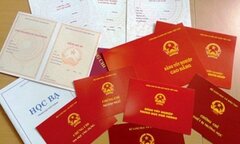 Đánh sập 'xưởng' sản xuất, thu 50.000 bằng giả ở vùng ven TP.HCM