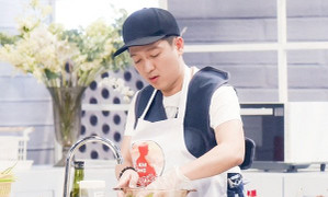 Trường Giang xúc động kể lại tuổi thơ cơ cực không có mẹ