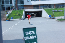 Tuyển sinh vào lớp 10 Hà Nội: Phụ huynh và học sinh hốt hoảng vì nhầm địa điểm thi