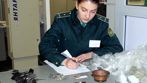 Khách Trung Quốc bị Nga bắt giữ khi tìm cách mang lậu hàng trăm cổ vật về nước