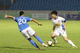 Đứt mạch bất bại, HLV HAGL than thở về thể lực cầu thủ