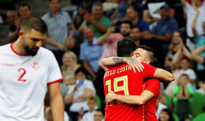 Video: Tây Ban Nha nhọc nhằn đánh bại Tunisia bằng bàn thắng muộn