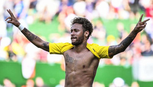 Neymar sánh ngang Romario, Brazil chạy đà hoàn hảo trước World Cup 2018