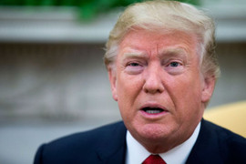 Cố vấn của Tổng thống Trump đau tim phải nhập viện ngay trước hội nghị