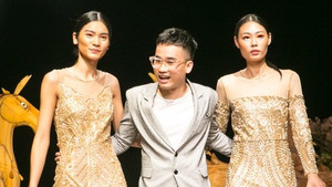 Phạm Hương, Mai Phương Thúy cùng gần 600 khách mời tham gia show của nhà thiết kế Hà Duy