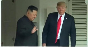 Clip: Trump - Kim thân mật sánh bước sau cuộc họp 'rất rất tốt đẹp'