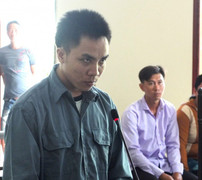 Gã trai 23 tuổi dụ dỗ giao cấu bé gái chưa đủ 13 tuổi