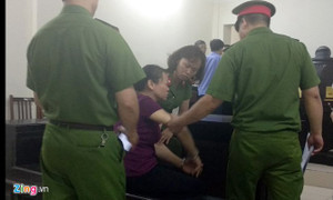 Nhận chuyển heroin lấy 15 triệu đồng, người phụ nữ ngã quỵ khi bị tuyên án tử hình