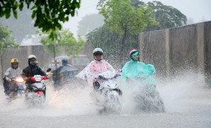 Thời tiết ngày 15/6: Mưa dông diện rộng, miền Bắc hạ nhiệt