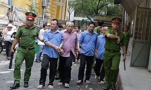 Kỳ lạ mất trăm tỷ đồng vì 'thiên thạch quý'