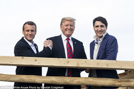 Tổng thống Trump tiết lộ sự thật đằng sau bức ảnh 'cô lập' ông tại G7