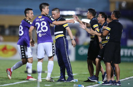 Video: Hà Nội thua sốc đội bóng áp chót bảng