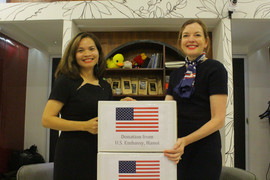 Trợ lý Ngoại trưởng Mỹ mang món quà đặc biệt đến Việt Nam