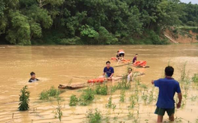 Xuống kênh mò tìm ví, người đàn ông chết đuối thương tâm