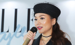 Thanh Hằng cá tính đầy cuốn hút ngồi ghế cố vấn