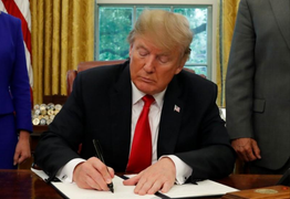 Tổng thống Trump tuyên bố từ bỏ chính sách nhập cư gây tranh cãi