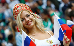 Cập nhật World Cup ngày 21/6: Phụ nữ Nga bị mô tả là 'thợ săn đàn ông'