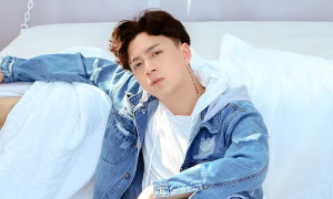 Chụp ảnh đón tuổi 30, Ngô Kiến Huy khoe vẻ ngoài trẻ trung gây ngạc nhiên