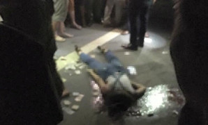 Video: Toàn cảnh 2 nữ sinh chết bất thường, người nhà mang quan tài diễu phố ở Hưng Yên