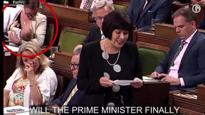 Video: Nữ bộ trưởng Canada cho con bú trong phiên họp quốc hội gây ‘bão’