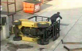 Một công nhân lái xe nâng thiệt mạng trong khu công nghiệp ở Thái Bình