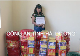 Bắt một phụ nữ vận chuyển gần 2 tạ pháo nổ từ biên giới