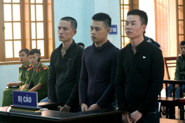 Hung thủ nổ súng bắn chết nam sinh trước cổng trường lãnh án