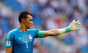 'Lão ông' Ai Cập vừa ra sân đã gặp hàng loạt chuyện lạ World Cup