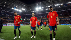 HLV Tây Ban Nha thở phào, tự nhận may mắn xếp trên Bồ Đào Nha