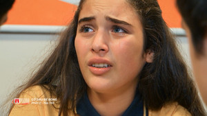 Cô dâu bé bỏng: Bị bạn trẻ xa lánh, trêu đùa vì có chồng con, Zehra tìm cách tự tử