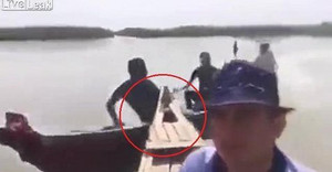 Quay clip tự sướng khi đi thuyền máy trên sông và cái kết thảm khốc
