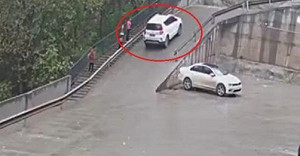 Clip: Tài xế non tay, ô tô lên dốc rồi tụt xuống liên tục