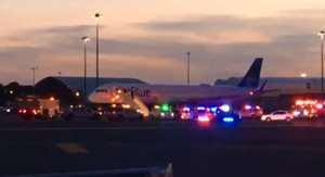 Video: Phi công ấn nhầm nút báo động có không tặc, cả sân bay náo loạn