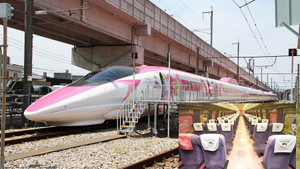 Hé lộ hình ảnh tàu cao tốc màu hồng Hello Kitty đầu tiên của Nhật Bản