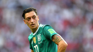 Tiến sĩ Lê Thống Nhất: 'Xe tăng như gặp đường trơn sa lầy'