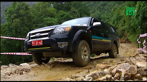 Trên các tuyến quốc lộ Tây Bắc, sạt lở có thể ập xuống bất cứ lúc nào