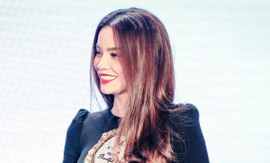 Không cần hở bạo, Hồ Ngọc Hà vẫn rạng rỡ hút ánh nhìn