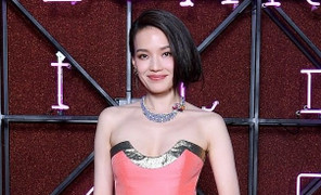 Thư Kỳ, Bella Hadid lộng lẫy tại đêm tiệc thời trang