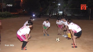 Hà Nội: Cả xã góp tiền tổ chức đá bóng cho phụ nữ