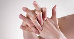 Ngứa ran bàn tay cảnh báo bệnh nguy hiểm