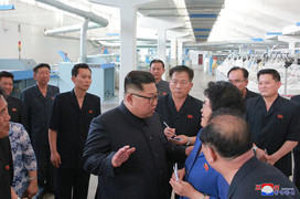 Ông Kim Jong-un la mắng cán bộ và công nhân nhà máy khi đi thị sát