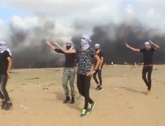 Lý do người Palestine nhảy múa trên dải Gaza giữa lúc xung đột với Israel