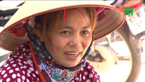 Những người phải phơi mình dưới trời dù nắng nóng thiêu đốt