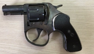 Hàng xóm hát karaoke gây ồn, nguyên trưởng công an xã nổ súng hù dọa