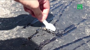 Cận cảnh nắng cháy da cháy thịt, đường chảy nhựa nhem nhuốc ở Hà Tĩnh